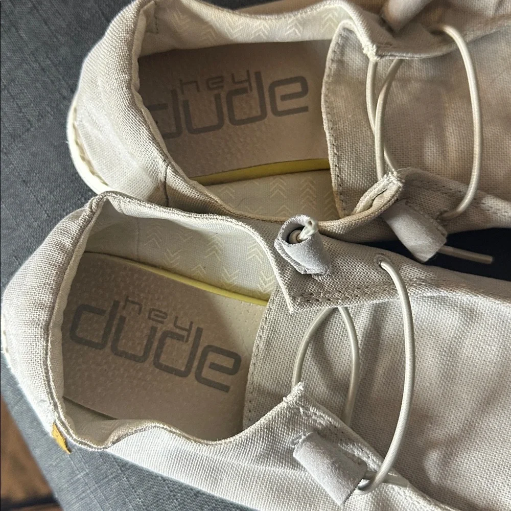 Hey Dude Wendy Women’s Size 7 Light‎ Gray Loafers